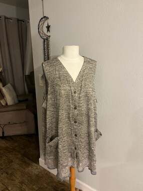 LOGO by Lori Goldstein